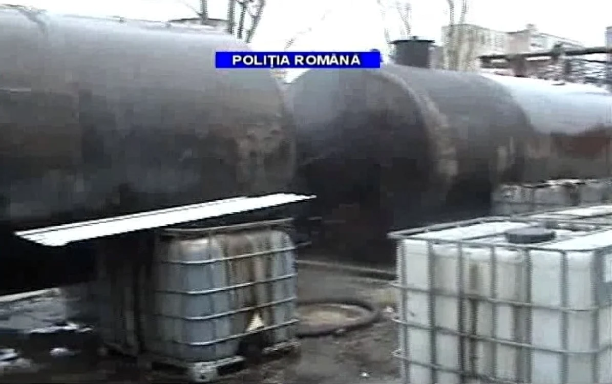Poliţiştii au confiscat mai multe tone de combustibil. FOTO: captură Poliţia Română