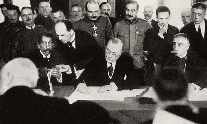 Dezbatere „Historia”: Franţa şi Anglia condamnă Tratatul de Pace de la Bucureşti: „Un dictat impus României” jpeg