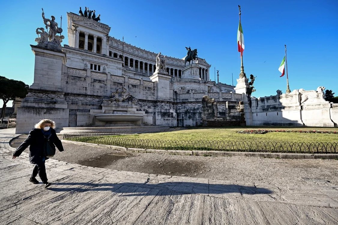 Fotografie realizată la Altarul Patriei Vittorio Emanuele II din Roma, în prima zi de carantină totală în Italia