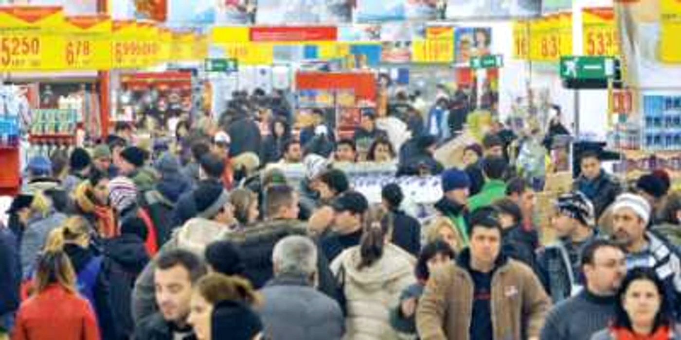 61,9% din români alocă anul acesta cumpărăturilor de Sărbători un buget mai mic decât anul trecut, arată un studiu recent