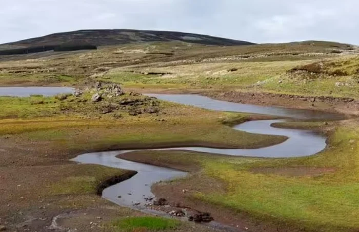 VIDEO Lacul misterios care dispare și apoi reapare în doar câteva ore. Localnicii spune că este bântuit și vorbesc despre zgomote inexplicabile
