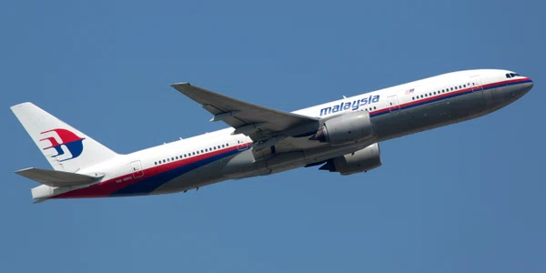 avion boeing 777 malaysia airlines shutterstock 218661892 jpg