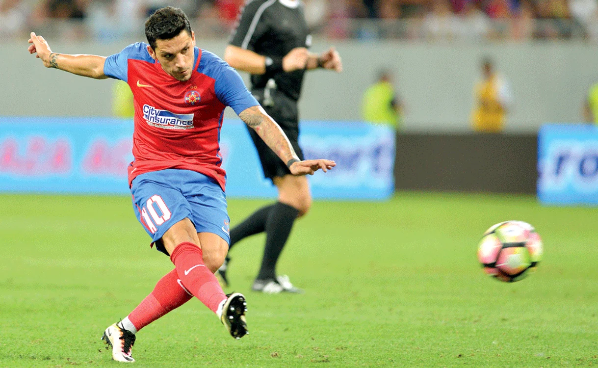 
    Nicuşor Stanciu a marcat toate cele trei goluri ale Stelei în „dubla” cu Sparta PragaFoto: sportpictures.eu  