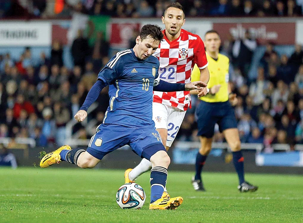 
    Messi este liderul  naţionalei  Argentinei  