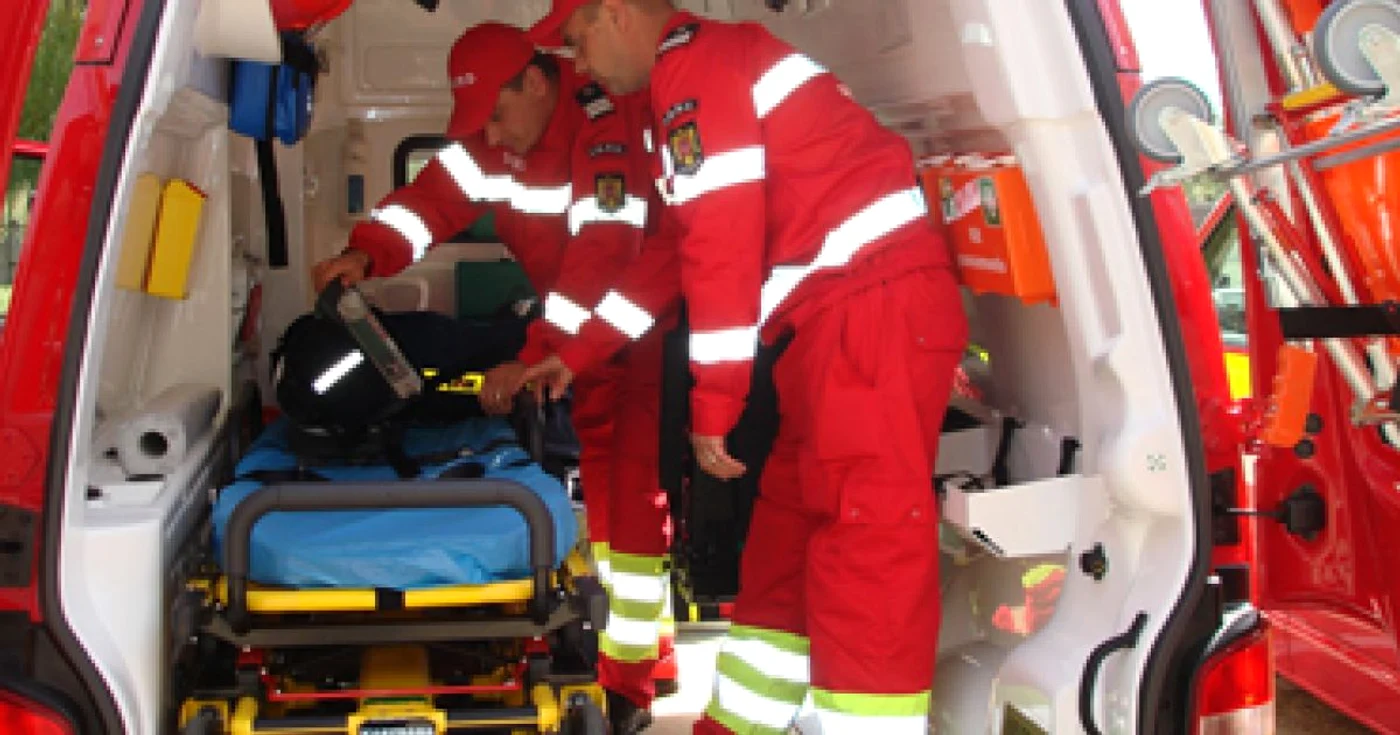 Bacău: Primele maşini SMURD sunt pregătite să intre în acţiune