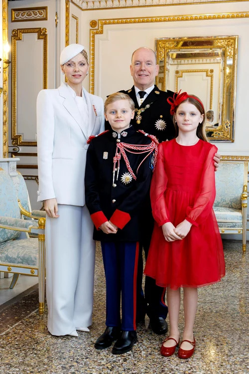 Charlene, Albert și copiii, de Ziua Națională a Principatului Monaco, Foto Michaël Alesi, Palais princier jpg