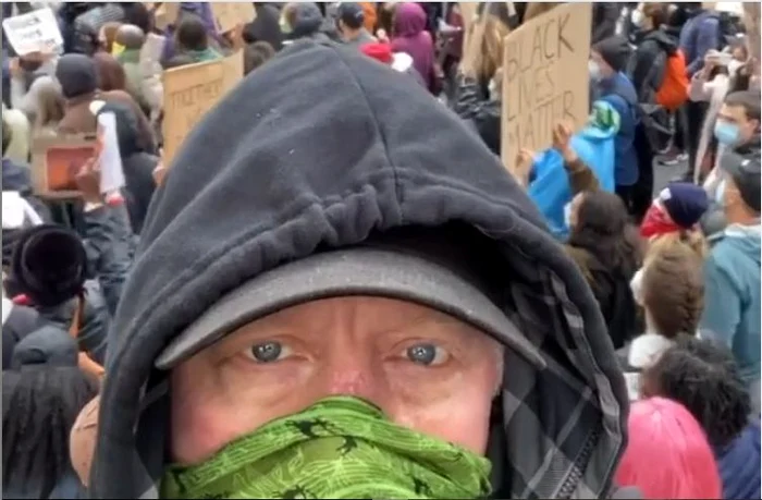 Boris Becker a purtat mască la manifestația de la LondraCaptură video