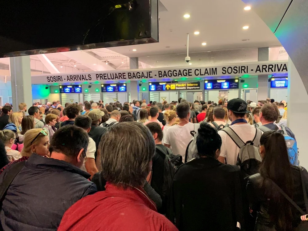 Aglomeraţie Aeroportul Otopeni FOTO Victor Ponta