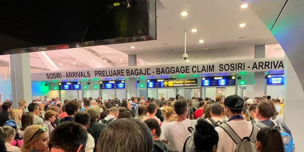 Aglomeratie Aeroportul Otopeni FOTO Victor Ponta