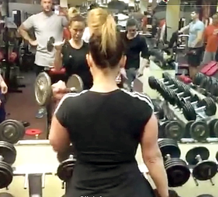 Nici exerciţiile cu  gantere nu sunt  blânde cu operaţia  de cezariană