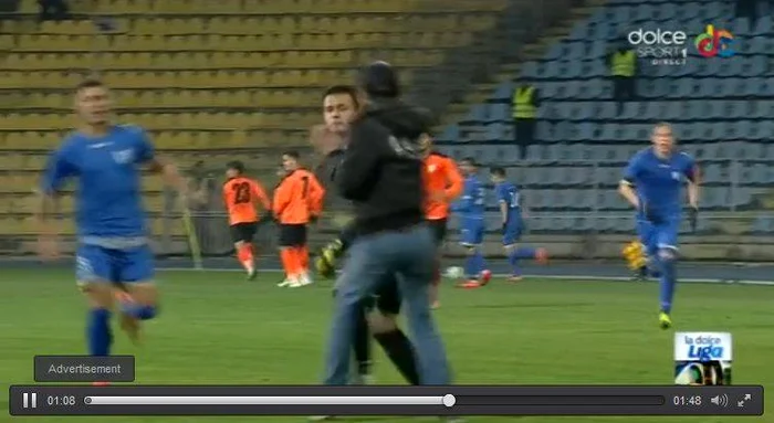 Portarul Farului a fost plesnit de un suportercaptura: Dolce Sport