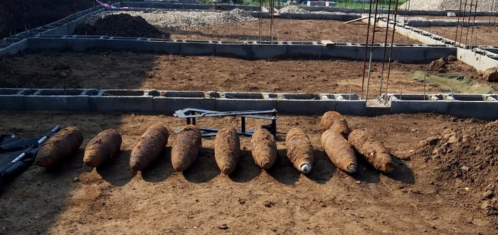 Proiectile de calibru 152 de milimetri, toate funcţionale, au fost găsite FOTO: ISU Crişana