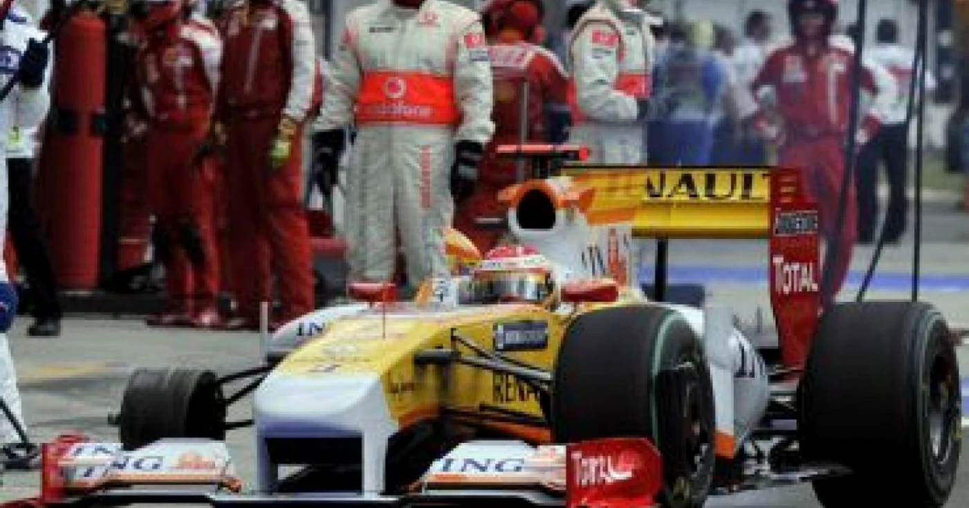 FORMULA 1: Fernando Alonso pariază pe Jenson Button