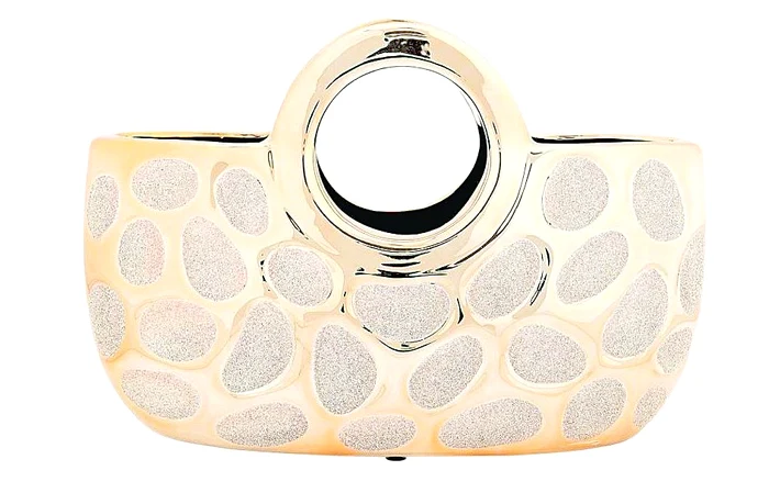 Vază din ceramică sub formă de geantă, la kika