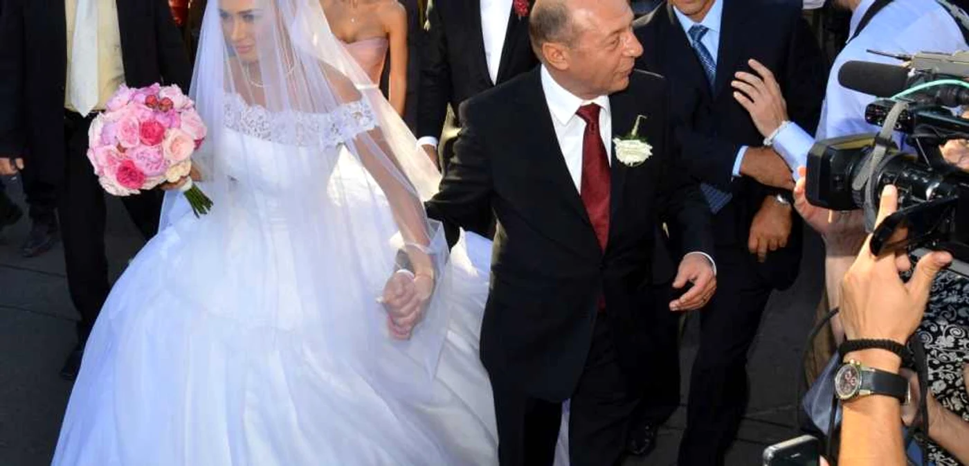 Elena Băsescu, mireasa-prinţesă FOTO Adevărul
