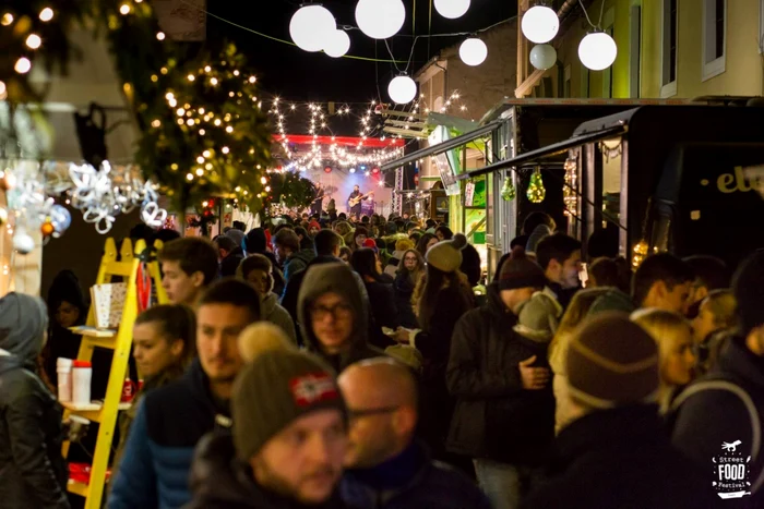 Imagine din Piaţa Muzeului din Cluj  FOTO Street Food Festival