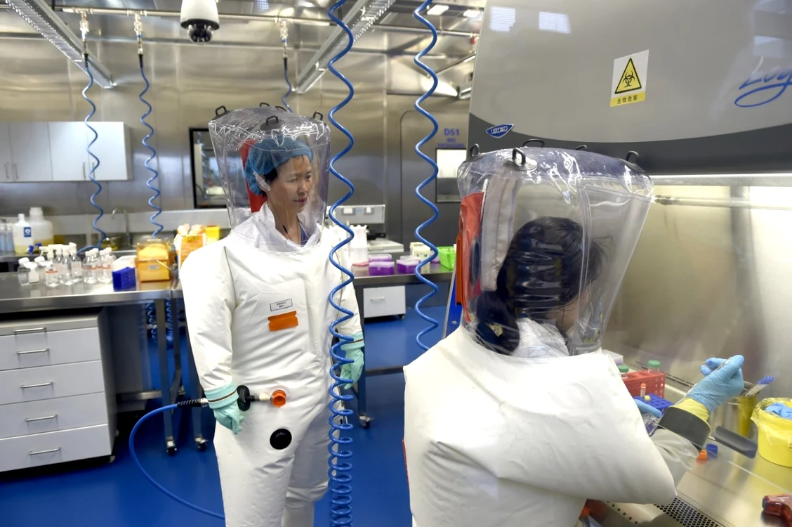 Virusologul chinez Shi Zhengli la laboratorul de nivel P4 din Wuhan FOTO EPA-EFE