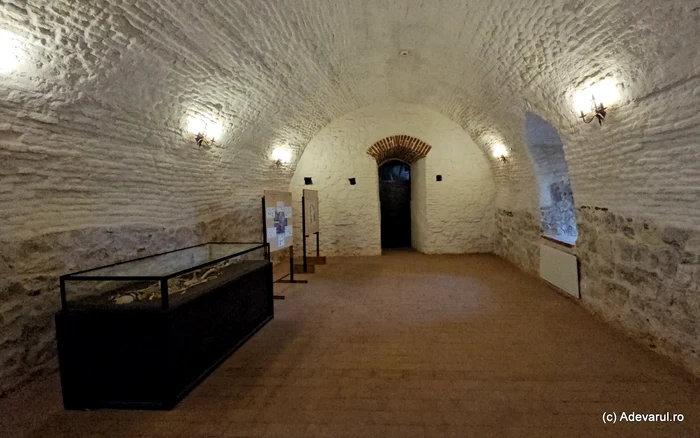 Sicriul domniței de la Castelul Corvinilor. Foto Daniel Guță