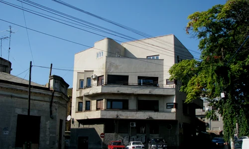 O sută de ani de istorie edificată jpeg