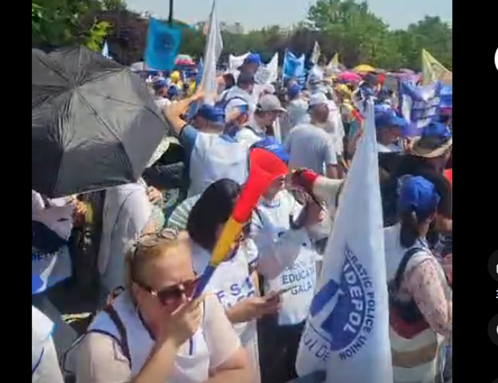 Sindicaliștii din educație au protestat pe caniculă. FOTO captură video Federaţia Spiru Haret