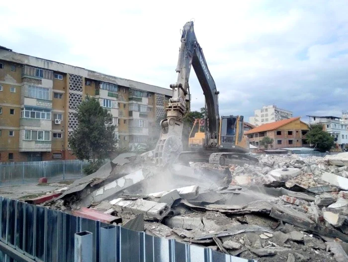 Autogara din Târgu Jiu a fost pus la pământ                                                           Foto: Ovidiu Pârâianu