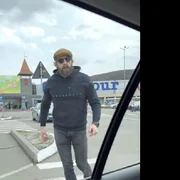 barbat agresiv parcare mall cluj 02 foto tiktok jpg