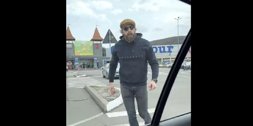 barbat agresiv parcare mall cluj 02 foto tiktok jpg