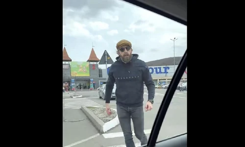 barbat agresiv parcare mall cluj 02 foto tiktok jpg