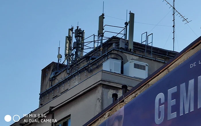 Antene telefonie 5G Centru Vechi Bucuresti FOTO Adrian Pogîngeanu