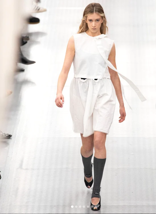 Sunday Rose Miu Miu PNG