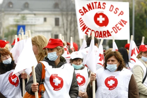 Medici protesteaza in Piata Victoriei foto eduard enea