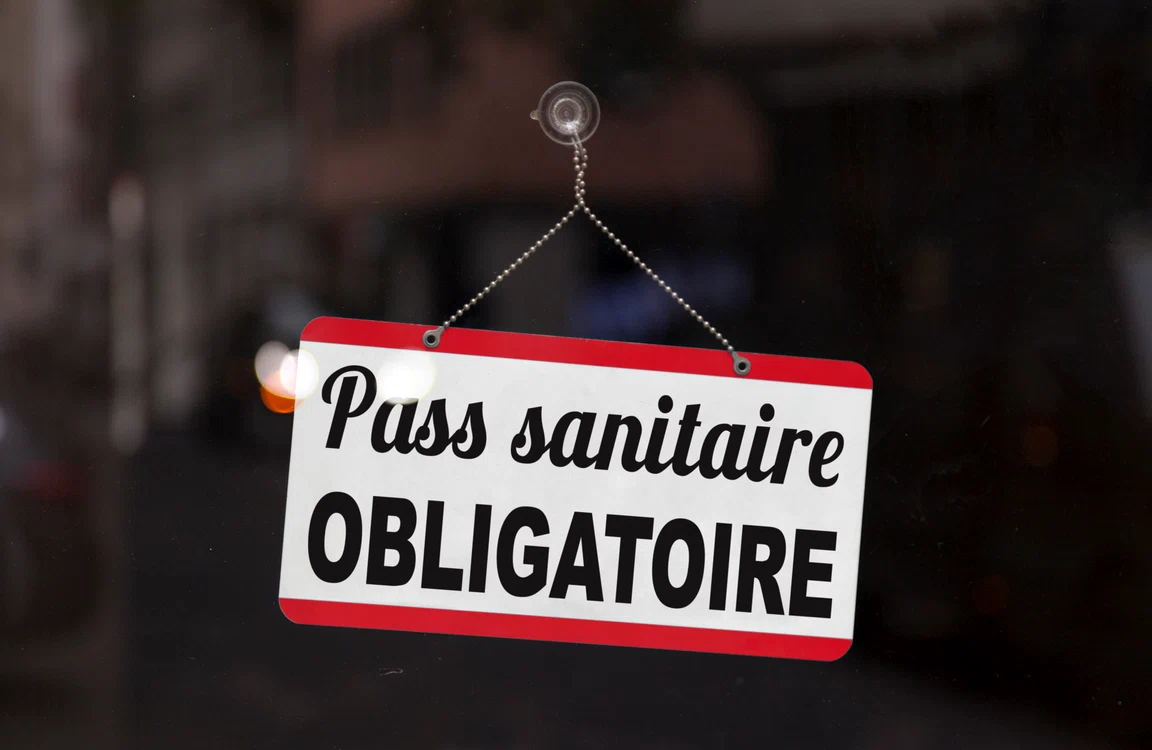 
    De joi, 30 septembrie, certificatul Covid (passe sanitaire) este obligatoriu în Franța și pentru adolescenții peste 12 ani și două lunifoto: Shutterstock  