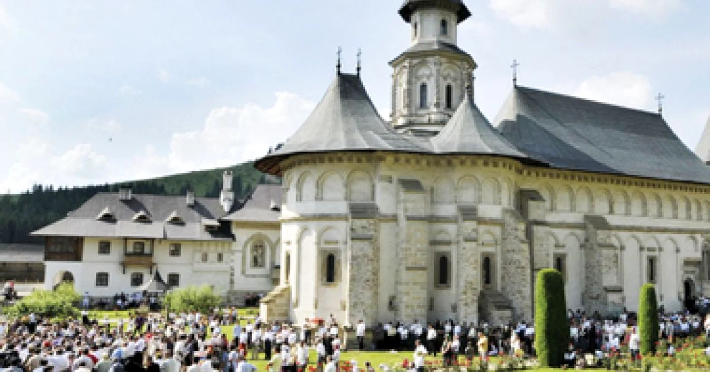 Suceava: Turism religios la Mănăstirea Putna