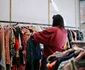În magazine second-hand sunt și multe haine de c