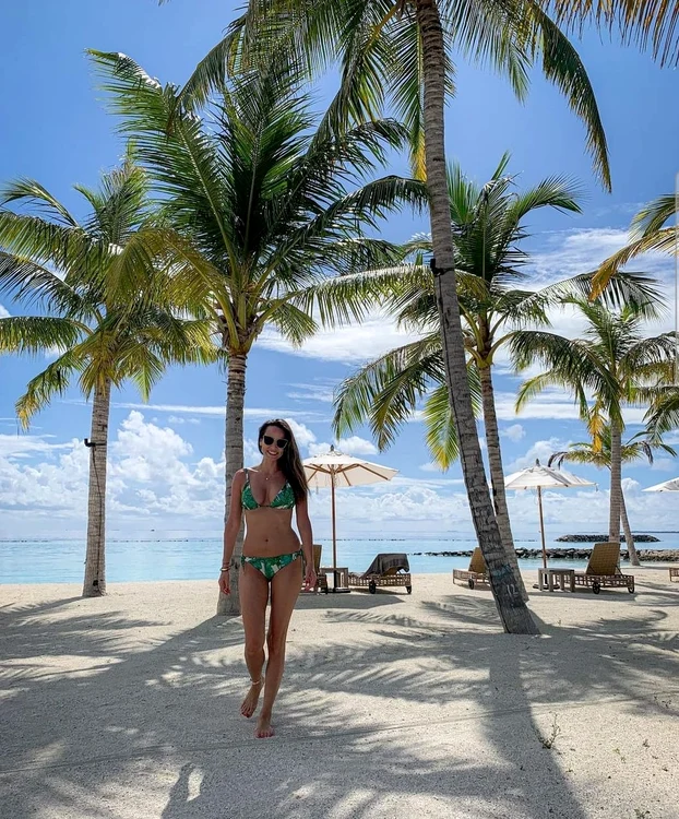 Andreea Raicu s-a relaxat pe plajele superbe din Maldive