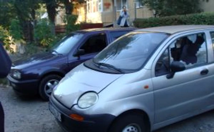 La Matiz, hoţii n-au ştiut să deschidă capota ca să fure acumulatorul