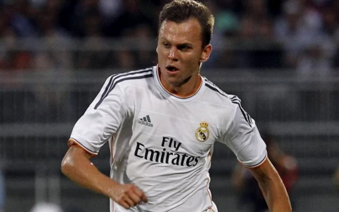 
    Denis Cheryshev  