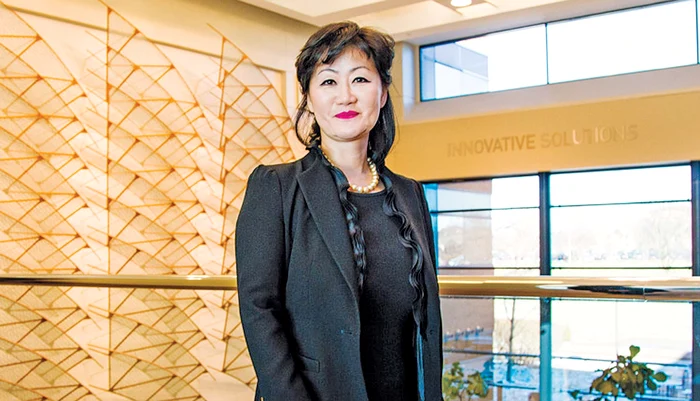 Thai Lee (60 de ani) - Companie: CEO la SHI International; Avere: 3 miliarde $; Copii: doi