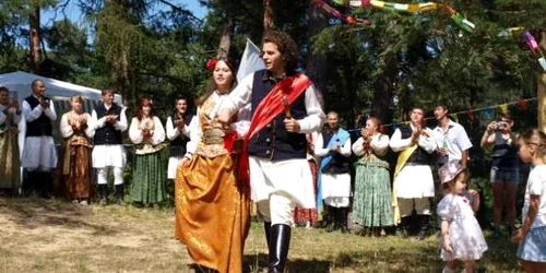 joc traditional juni dorobanti brasov