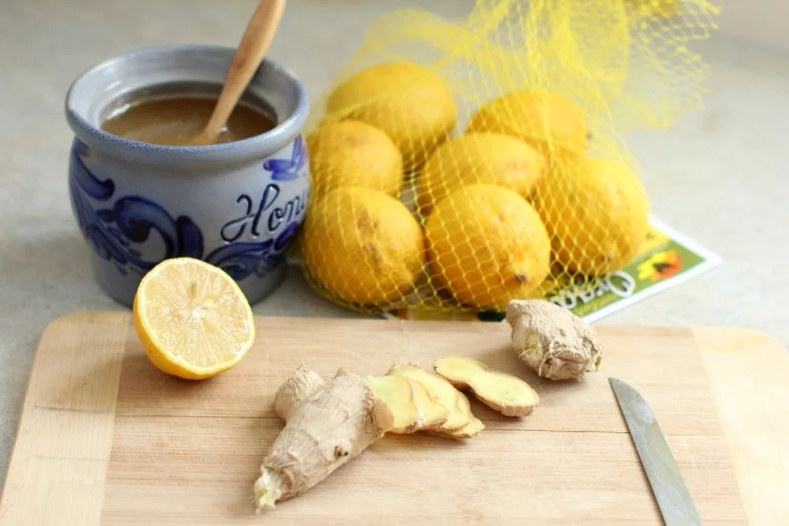 Ghimbirul are un efect termogenic asupra corpului, ceea ce înseamnă că activează metabolismul
