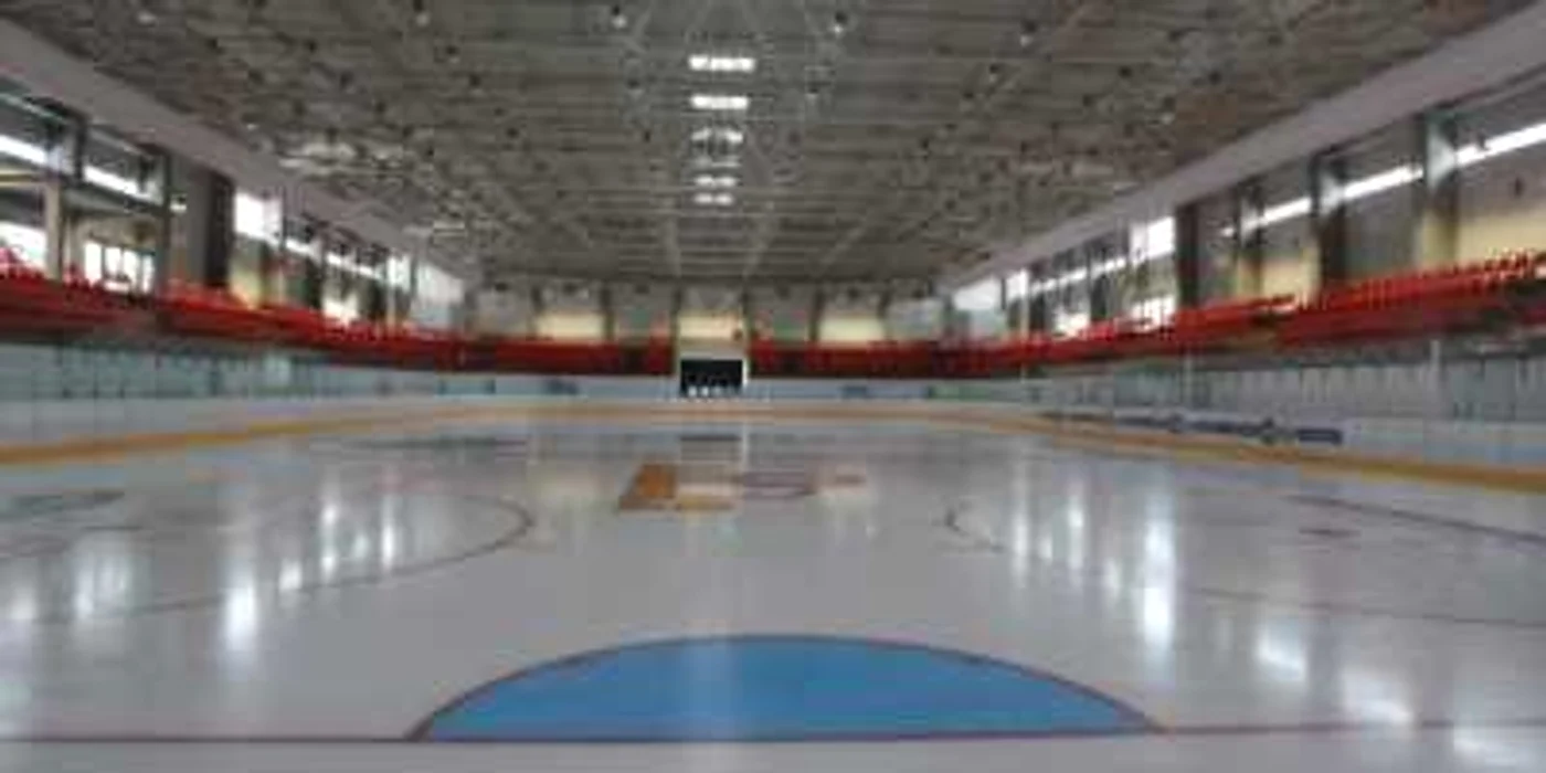 Mâine puteţi patina pe noul Patinoar Olimpic din Tractorul
