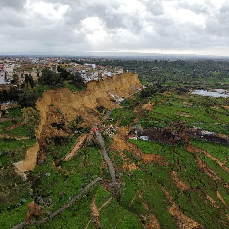 Alunecare de teren masivă în Sicilia FOTO: X/ @mondoterremoti