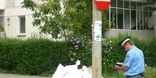 Polițiștii i-au sancționat pe cei care au lăsat gunoiul în spațiul public