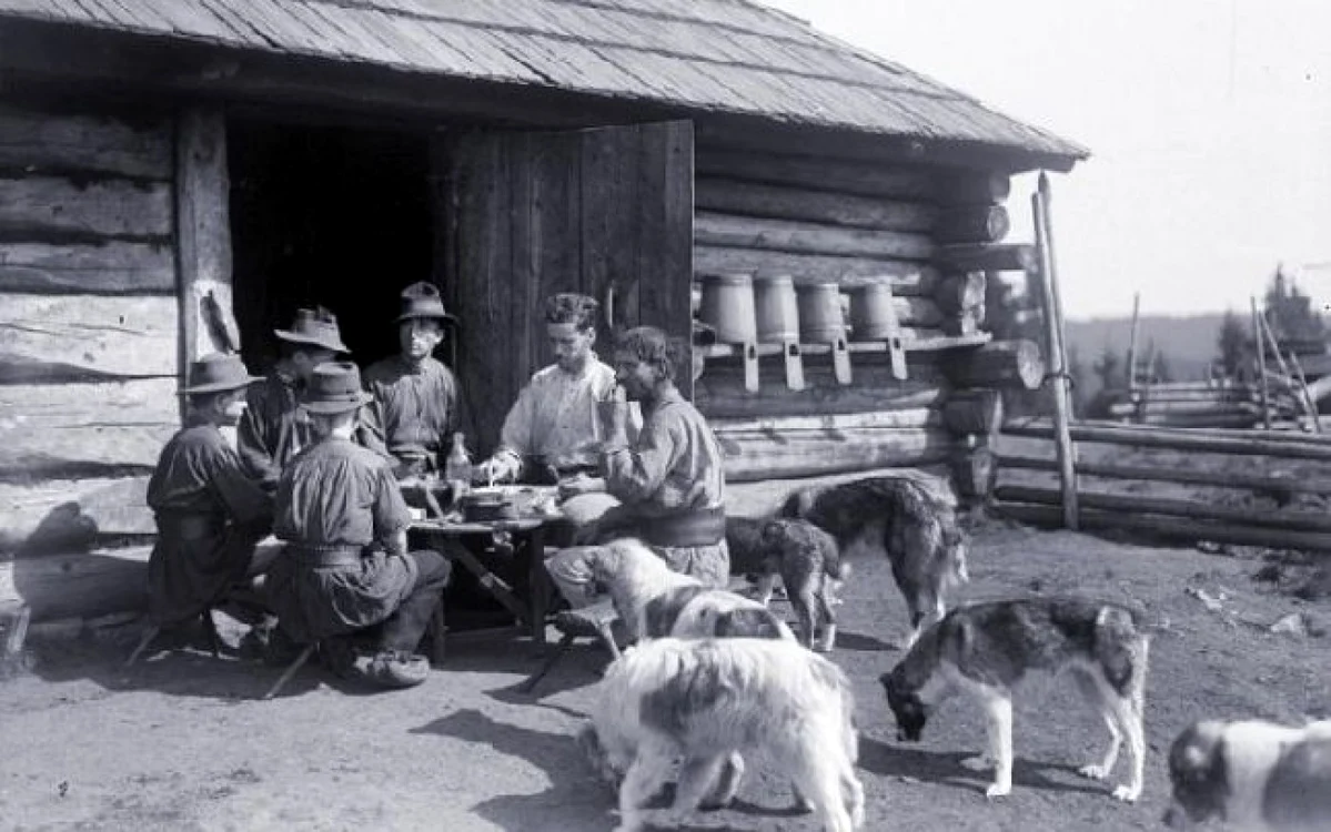 Ciobani la masă FOTO: Adolphe A. Chevallier, 1930