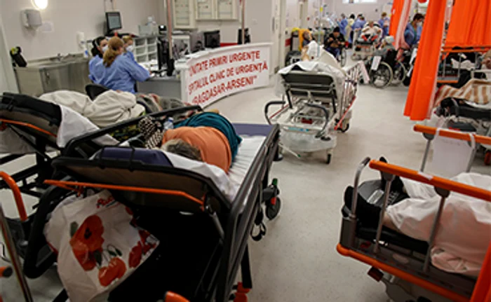 Pasul 3. Nu va dura mult până când spitalele se vor umple din nou de pacienți. Foto: Inquam Photos