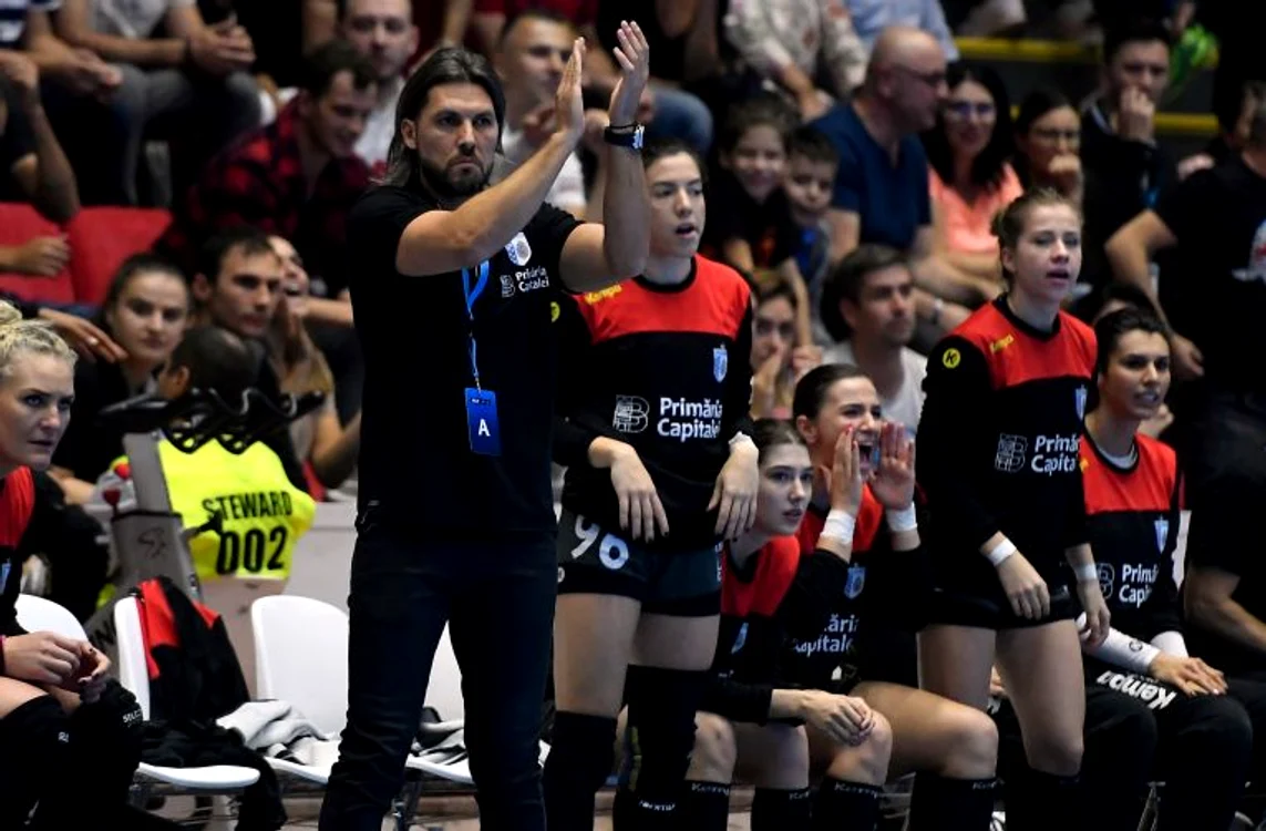 
    Adrian Vasile va antrena pe CSM Bucuresti până în vara anului 2021FOTO: CSM București  