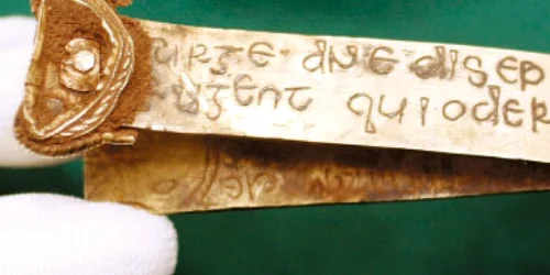 O comoară anglo-saxonă îi uluieşte pe experţi