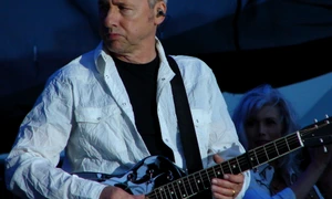 "Unele cîntece au propriile lor fantome"   interviu cu Mark KNOPFLER jpeg