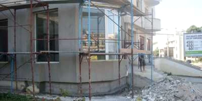 Inspectorii în construcţii controlează calitatea materialelor de construcţii