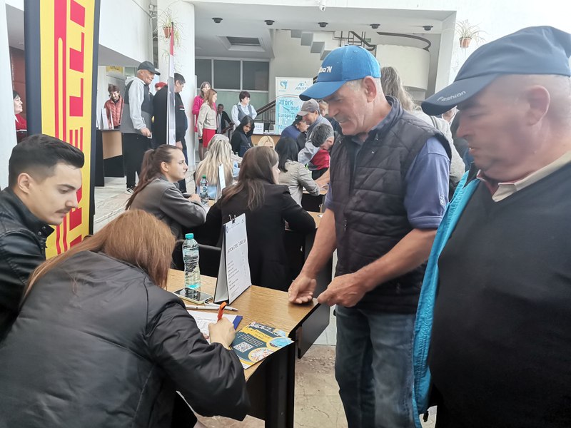 Județul cu industrie dezvoltată, dar șomaj aproape dublu față de media națională. Meseriile care îi ajută pe șomeri să treacă hopul
